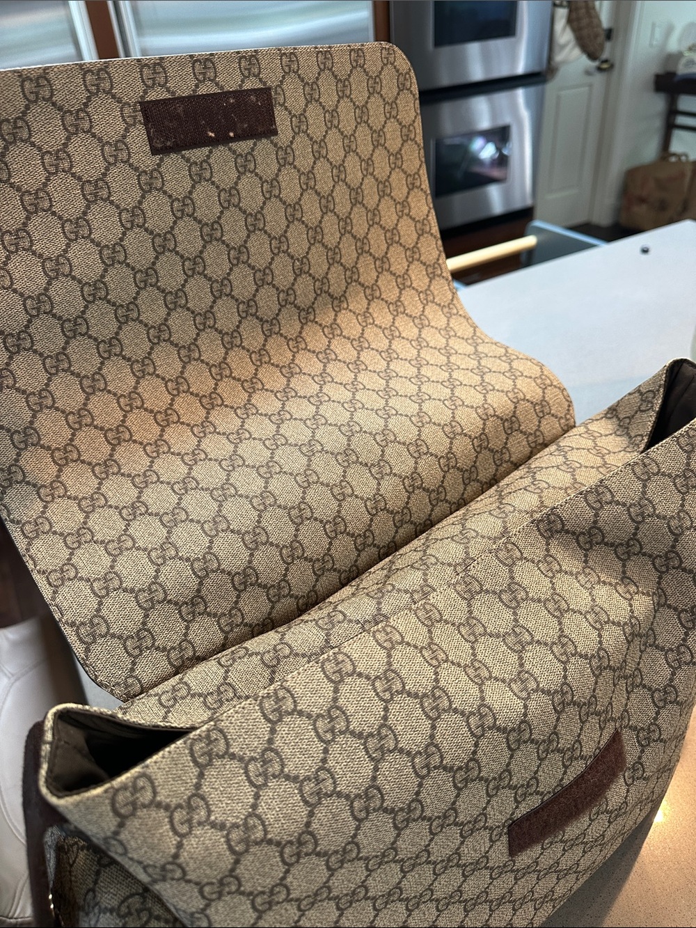 Gucci Beige Monogram diaper Bag - Picture 5 of 10